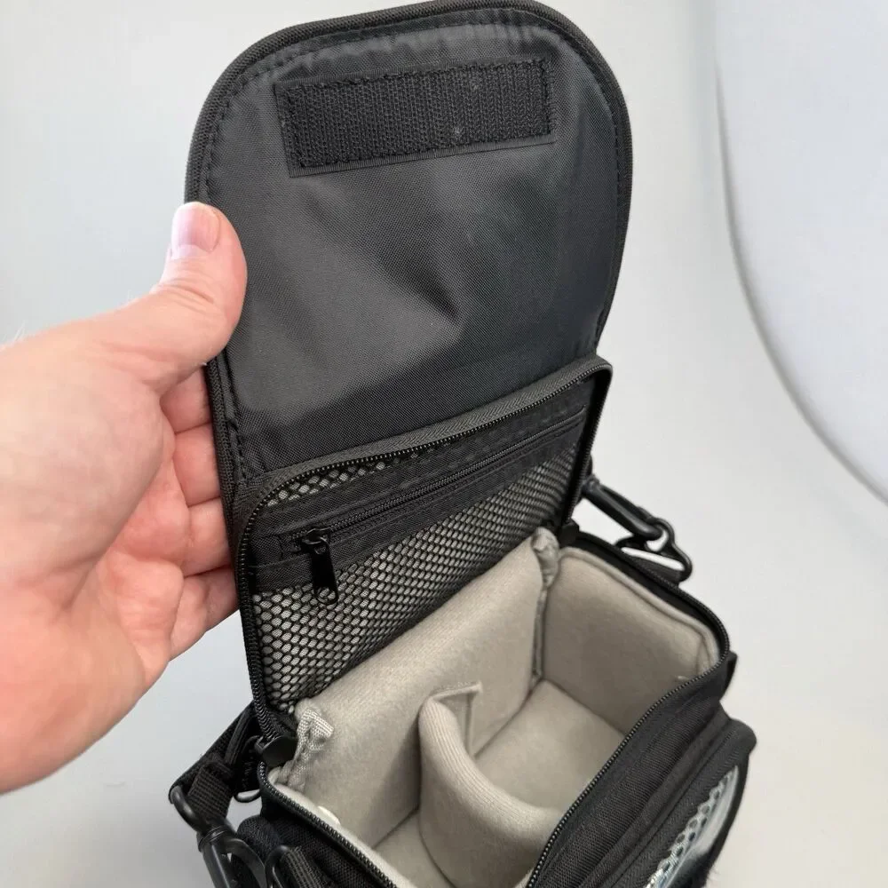 LowePro Edit 110 Protective Camera Bag Padded Carrying Case Black 8x6x4 EUC
